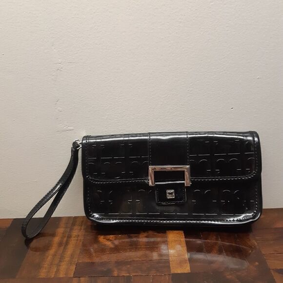 Liz Claiborne Clover Pattern Patent Leather Embossed Wristlet - Picture 6 of 10